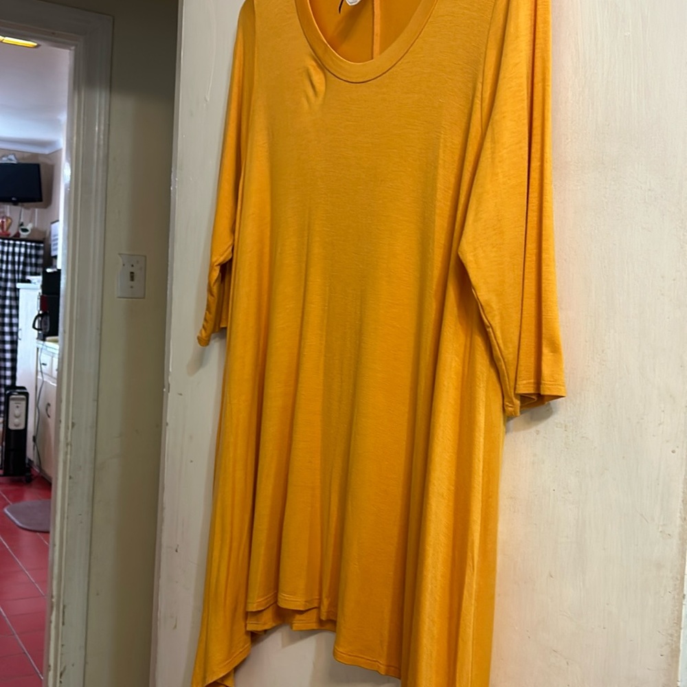 MOA Collection golden yellow shark bite top in XL. 3/4 sleeves. NWOT